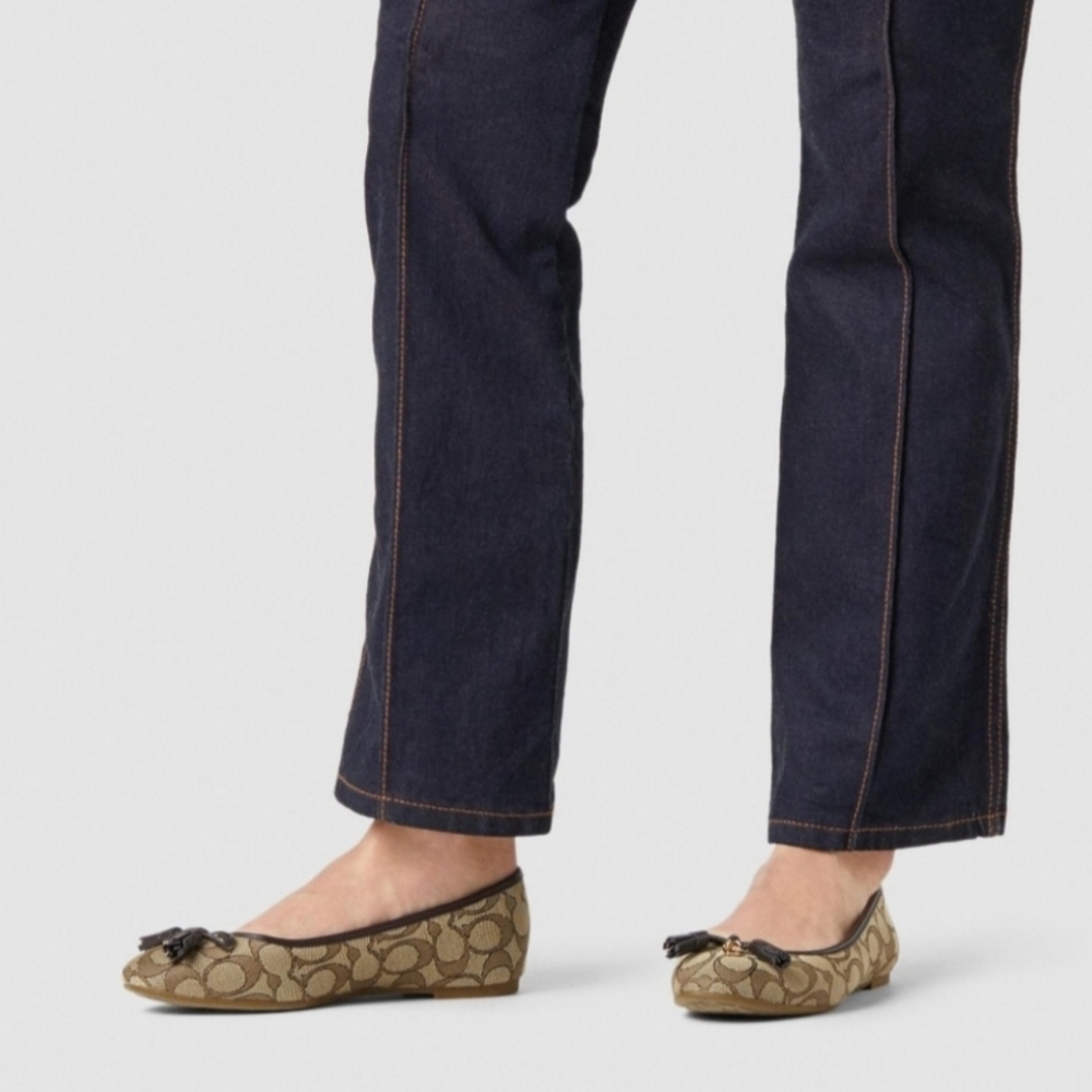 Coach Benni SIG JACQ FLAT SIZE 7B - Picture 2 of 8